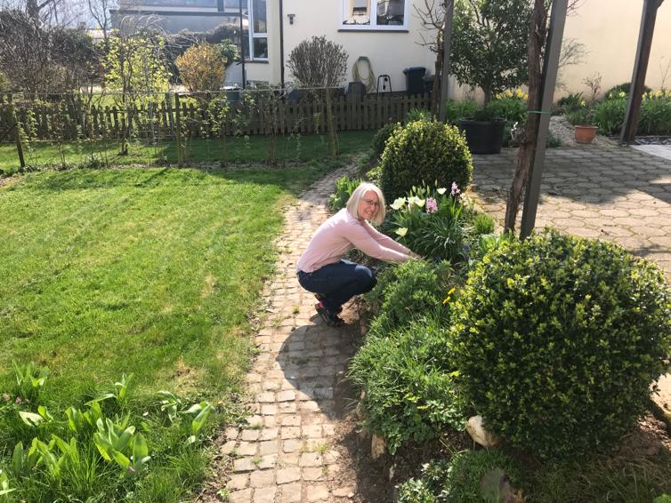 Gartenarbeit für bessere Zeiten - Aber erstmal bleiben auch wir zuhause