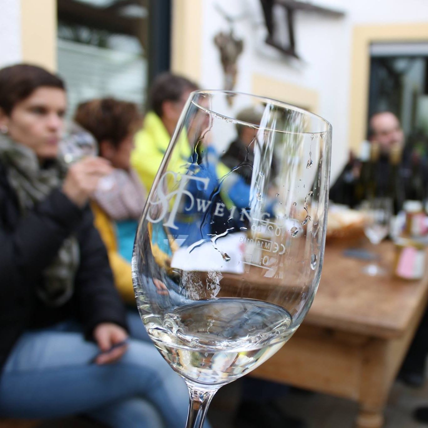 Terrasse geöffnet / Neue Termine für Weinproben buchbar